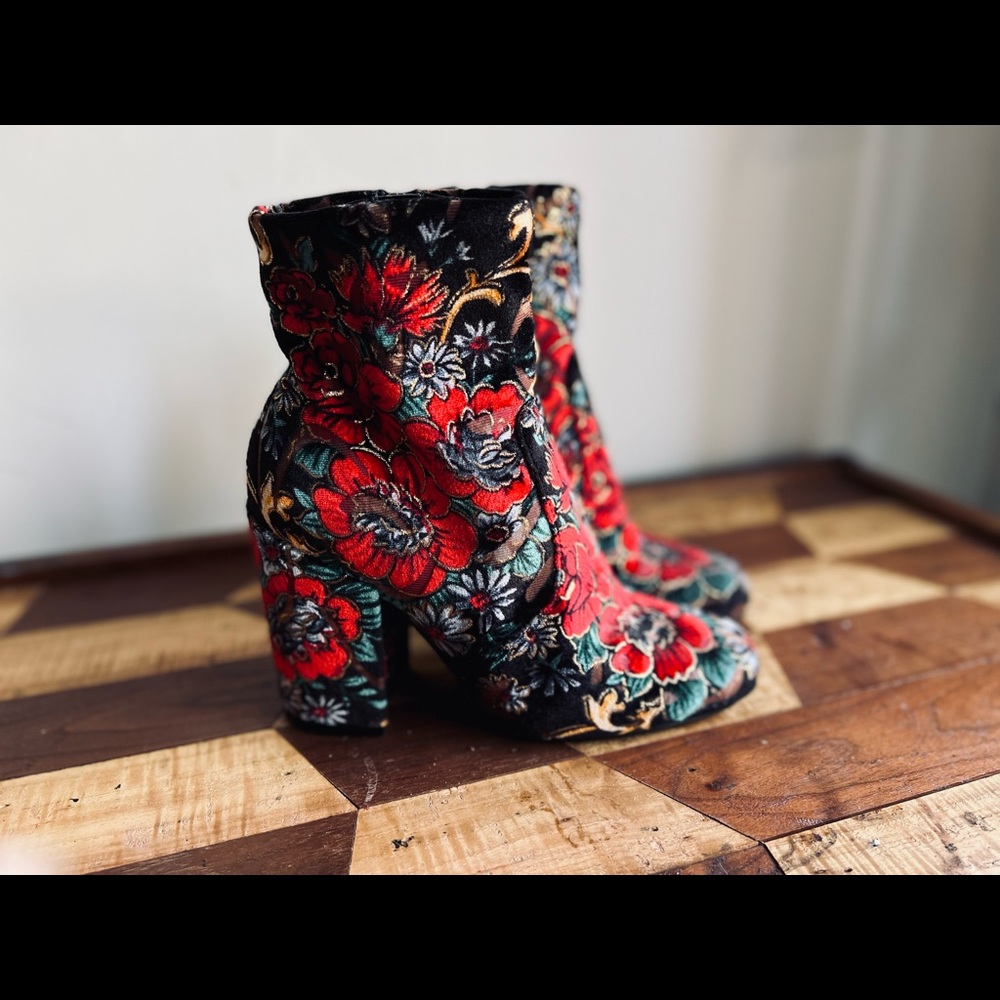Steve Madden floral velvet zip up booties
